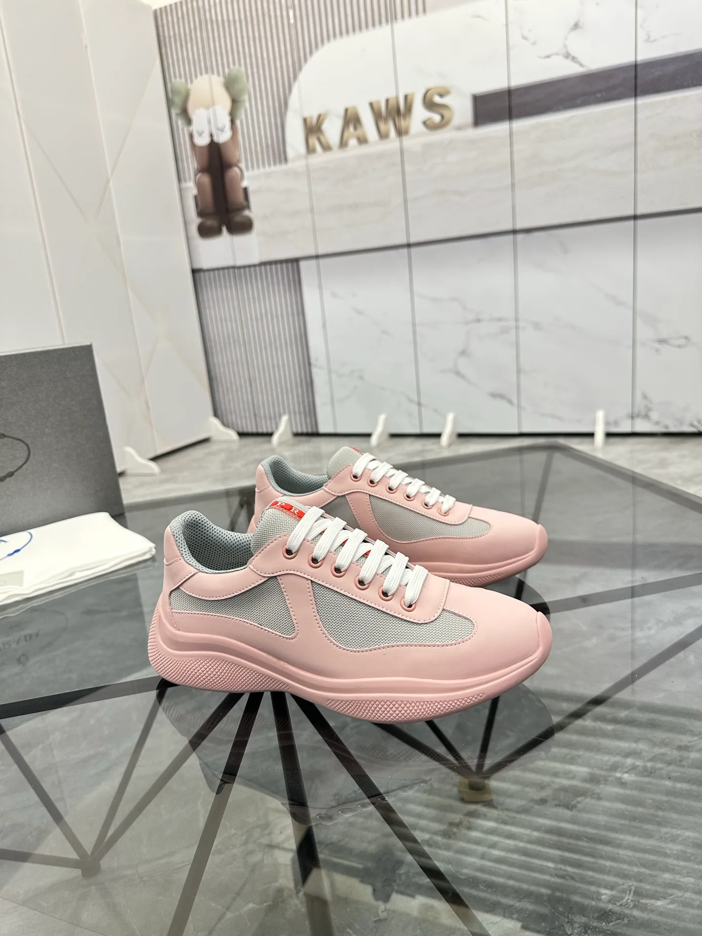 Men's shoes: 💰P360¥ Product trademark: Prada *"Prada*" low-top casual shoes Regular size: 35-47 (can be customized to 48) couple style Product materials: imported silk leather upper, breathable lining, original outsole. Number: 943